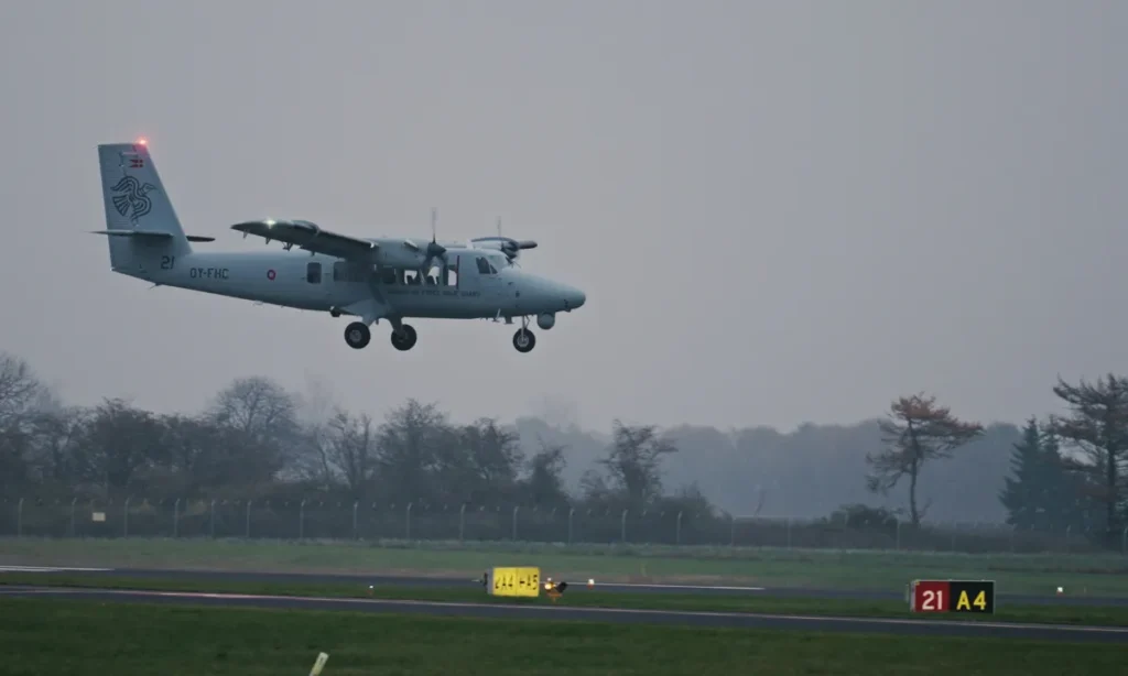 Hjemmeværnets Twin Otter-fly lander