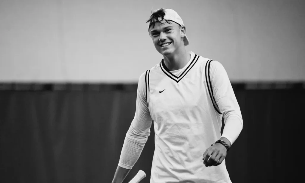 Vil du spille tennis mod Holger Rune? Eksklusiv auktion til fordel for Børns Vilkår