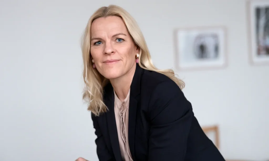 Historisk ældrereform træder i kraft: Ældreminister Mette Kierkgaard på danmarksturné med budskab om tillid, nærhed og værdighed