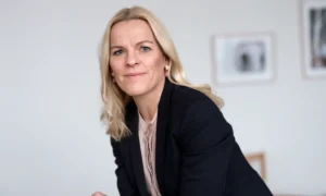 Historisk ældrereform træder i kraft: Ældreminister Mette Kierkgaard på danmarksturné med budskab om tillid, nærhed og værdighed